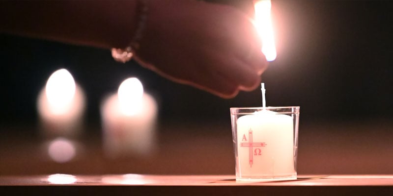 Gott im Alltag - das Anzünden einer Kerze als Ausdruck der Dankb arkeit